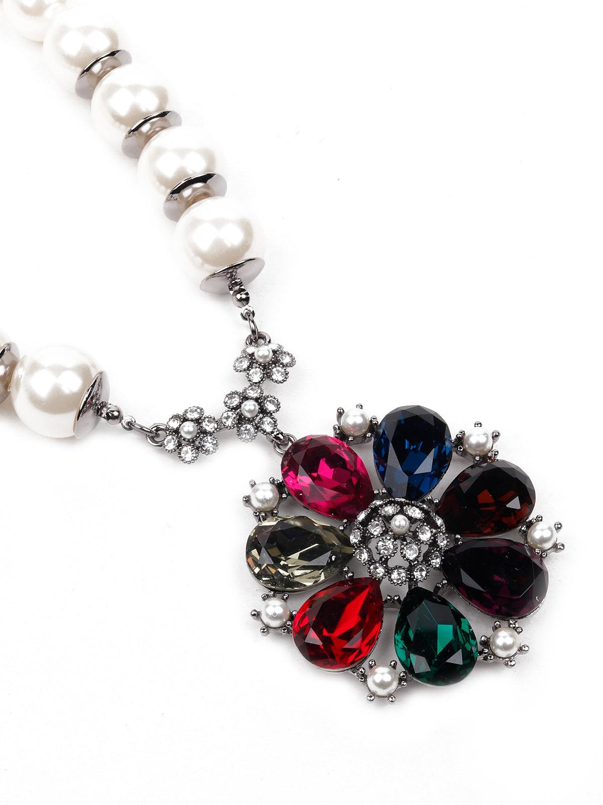 Women's Artificial Pearl Necklace With A Floral Pendant - Odette