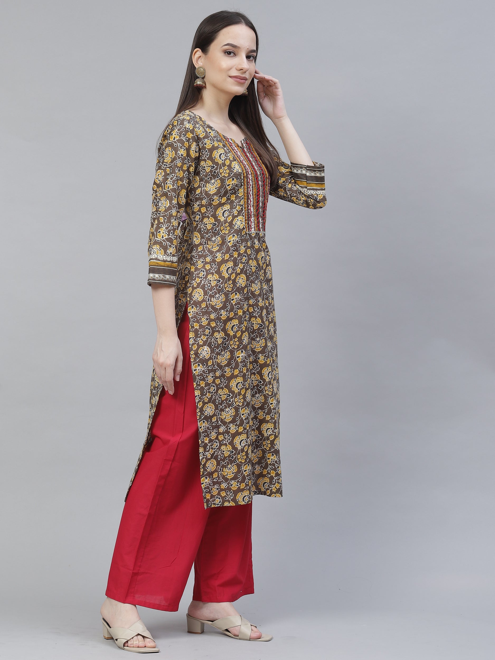 Women's green & yellow floral printed straight kurta with trousers - Meeranshi