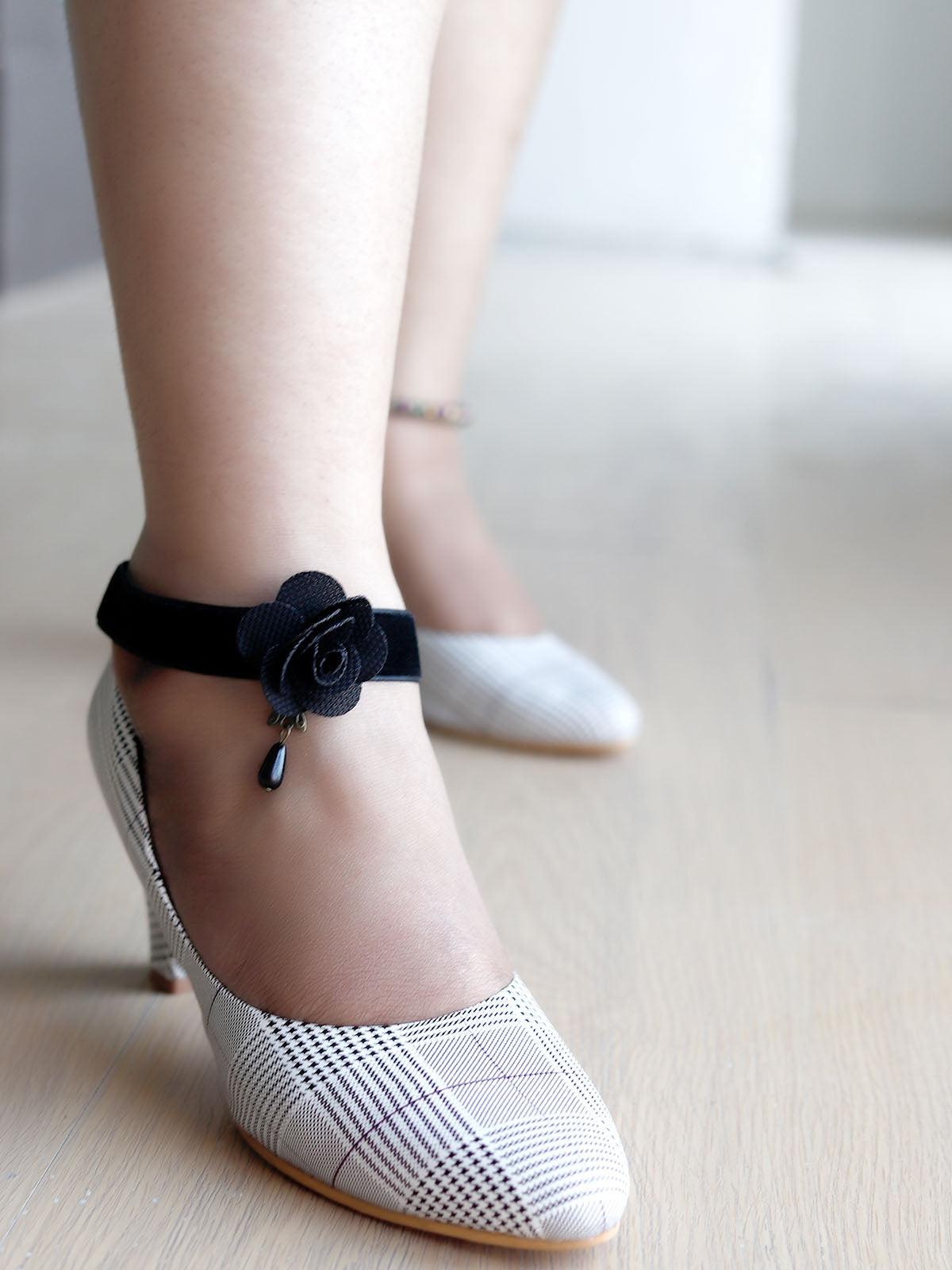 Women's Black Rose Embellished Anklet - Odette