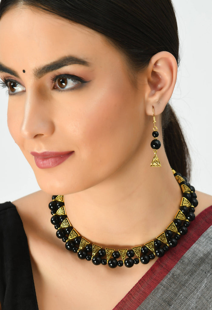 Kamal Johar Gold-Plated Black Pearls Necklace with Ear