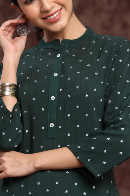 Women's Bottelgreen Rayon Slub Embellished Straight Kurta - Juniper