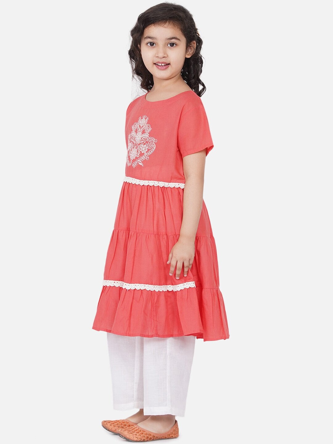 Girl's Peach & White Embroidered Cotton Blend Kurta Set - NOZ2TOZ KIDS