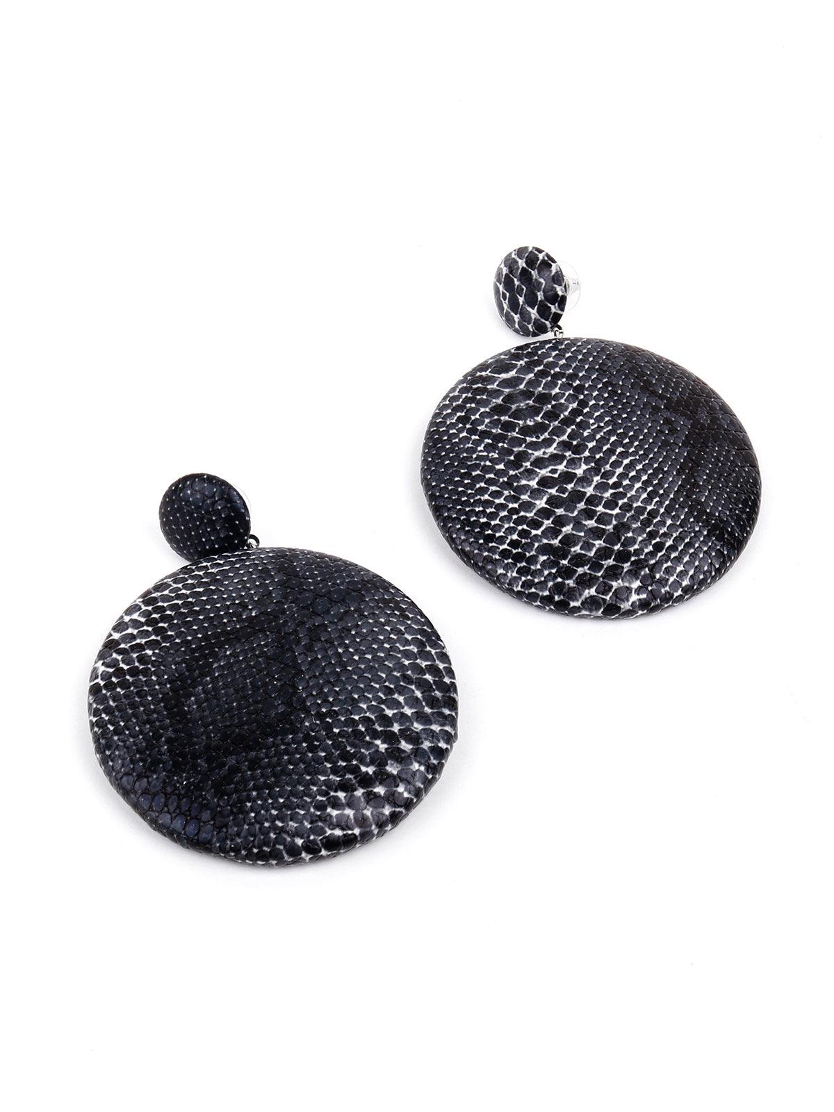 Women's Exquisite Black And White Croc Printed Rounded Earrings - Odette