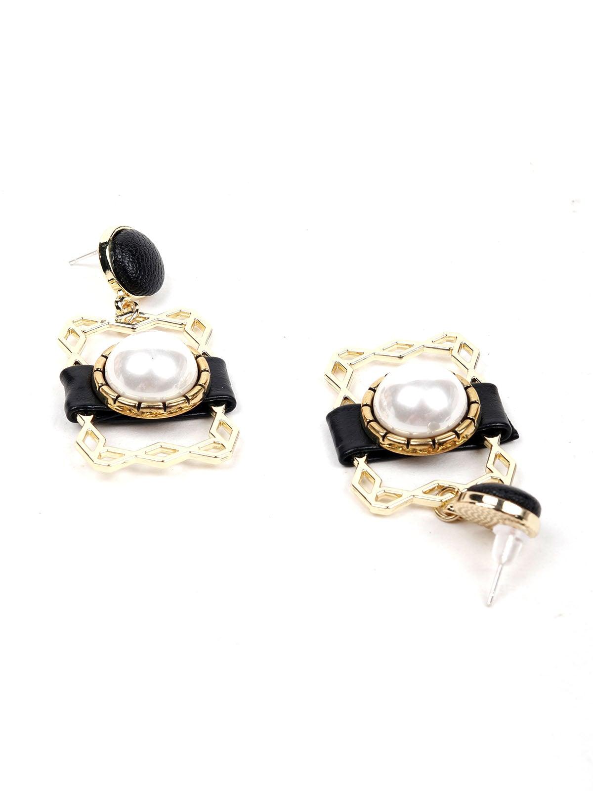 Women's Exquisite Gold Textured Earring With Pearl Embellishments - Odette