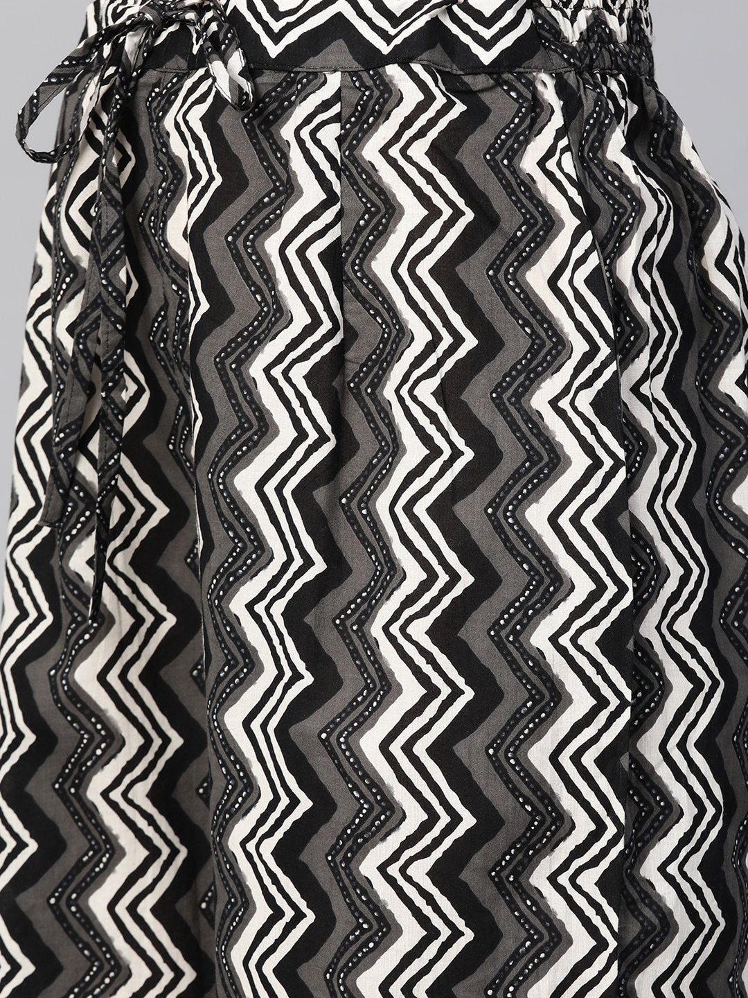 Women's  Black & Charcoal Grey Printed Kurta with Palazzos - AKS