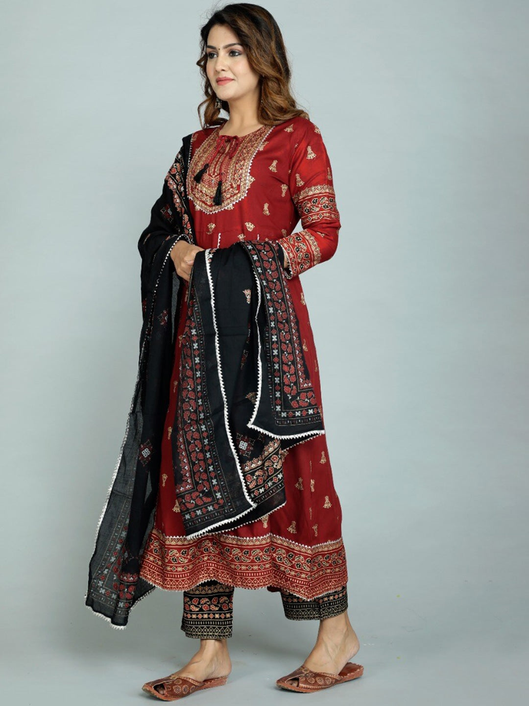Women's Red Embroidered Panelled Kurti With Trousers & With Dupatta - Noz2Toz