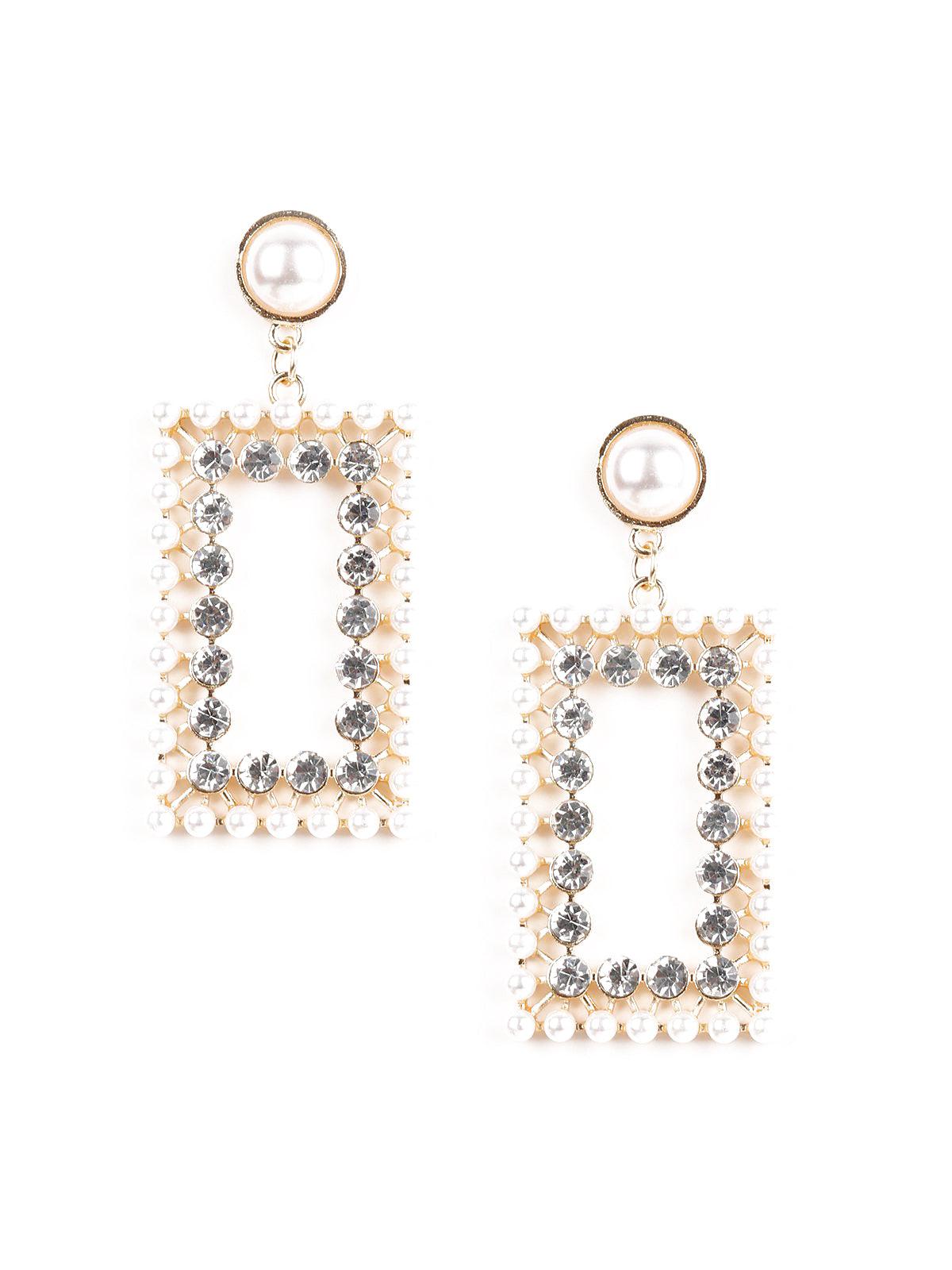 Women's Golden White Edgy Pearl Earrings - Odette
