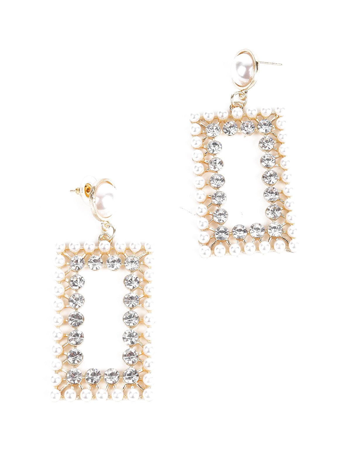 Women's Golden White Edgy Pearl Earrings - Odette