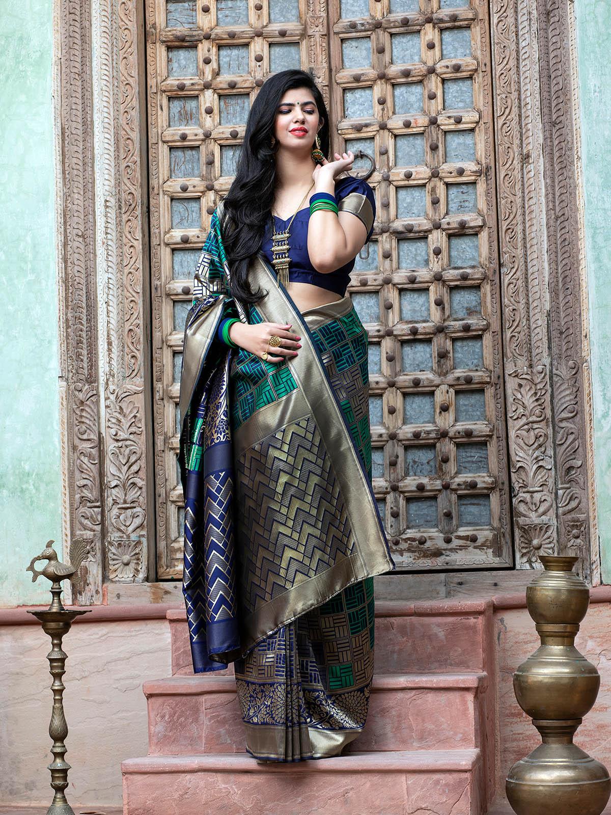 Women's Gorgeous Woven Green Banarasi Silk Saree - Odette