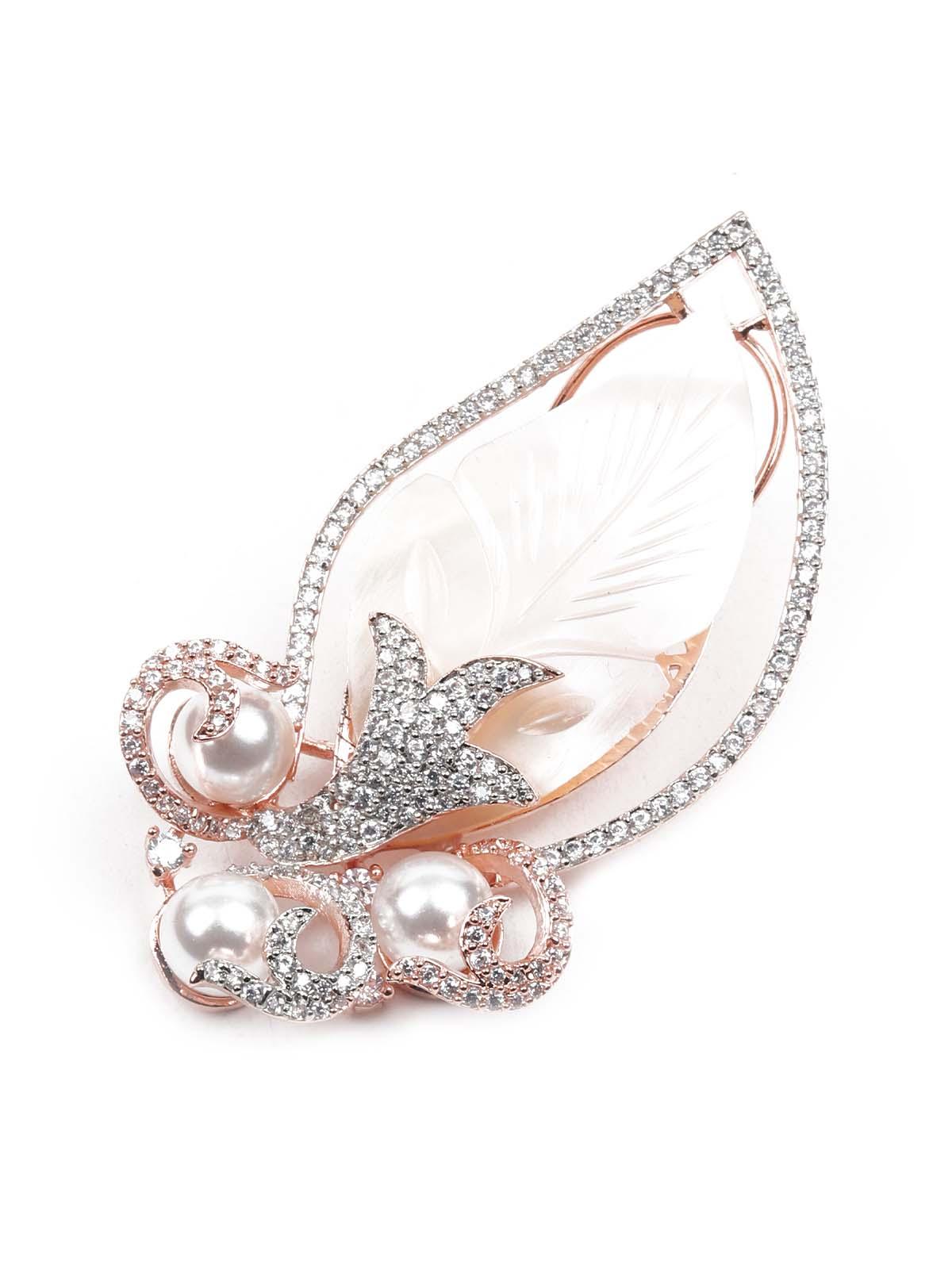 Women's Leaf Shaped Shell And Diamonds Earrings - Odette