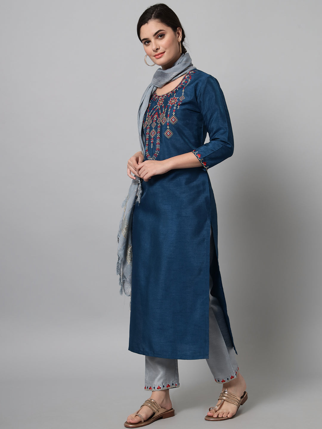 Women's Teal Blue Kurta Trouser Set With Geometric Embroidery  - Noz2Toz