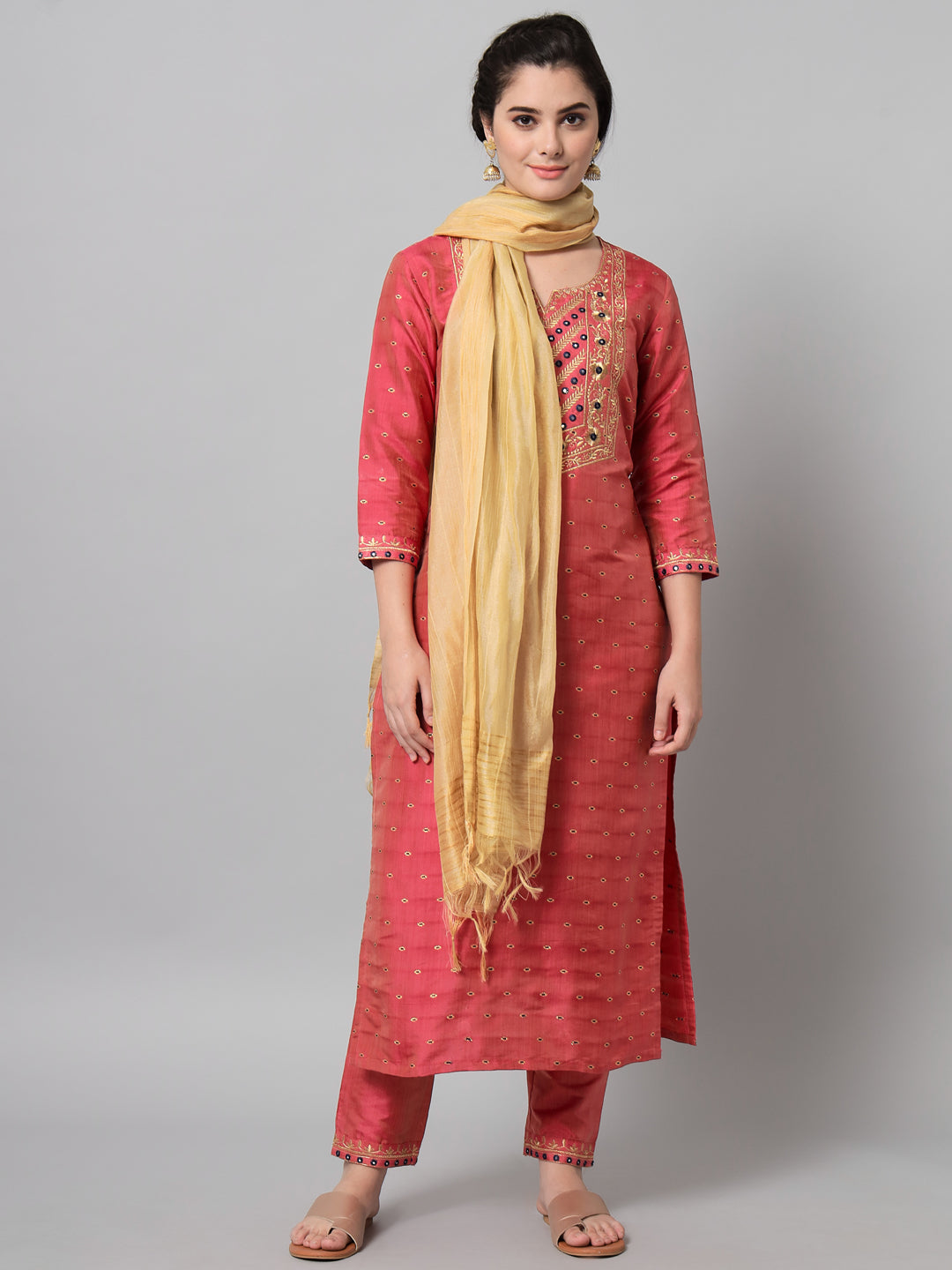 Women's Pink Kurta And Trouser Set With Zari Embroidery