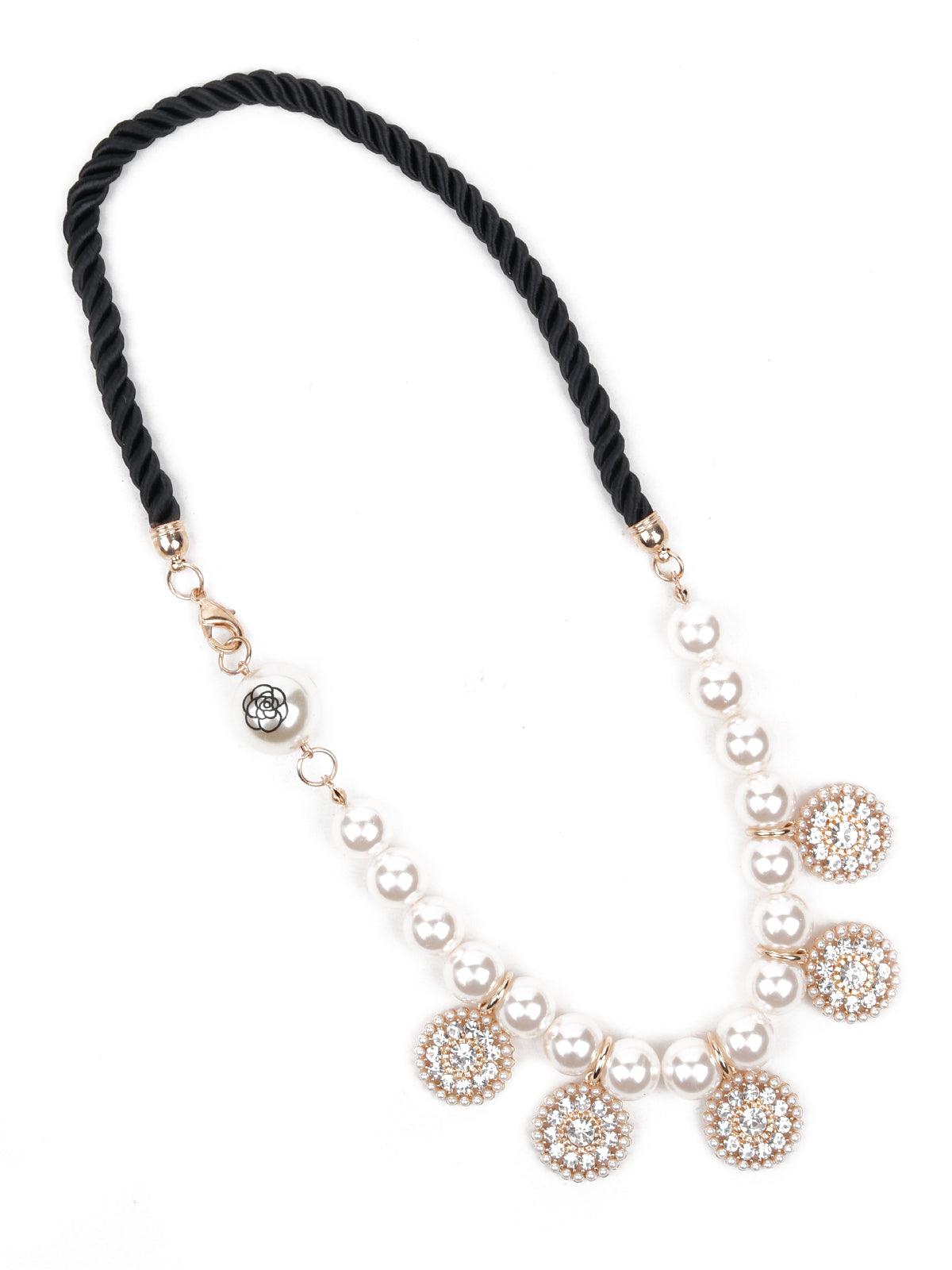 Women's Pearl Necklace Embellished With Charms - Odette
