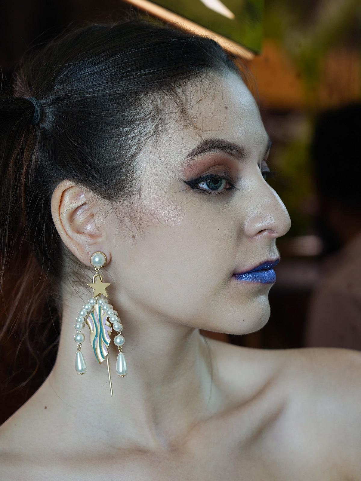 Women's Pretty Elongated Pearl Dangle Earrings - Odette