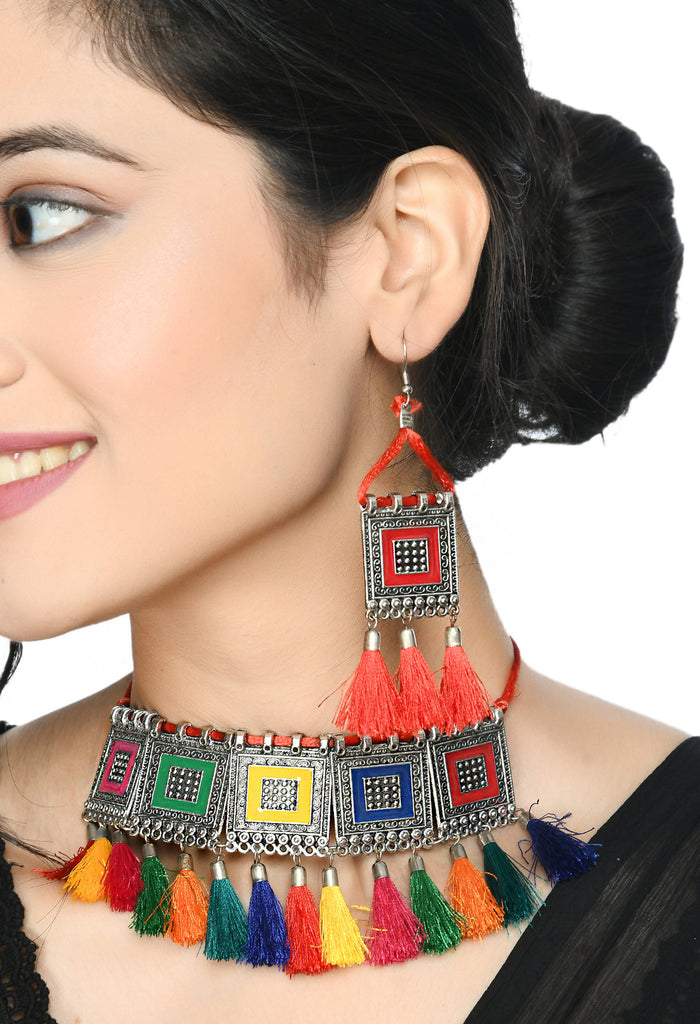 Trendia Choker Necklace Set silver color base with yarn d