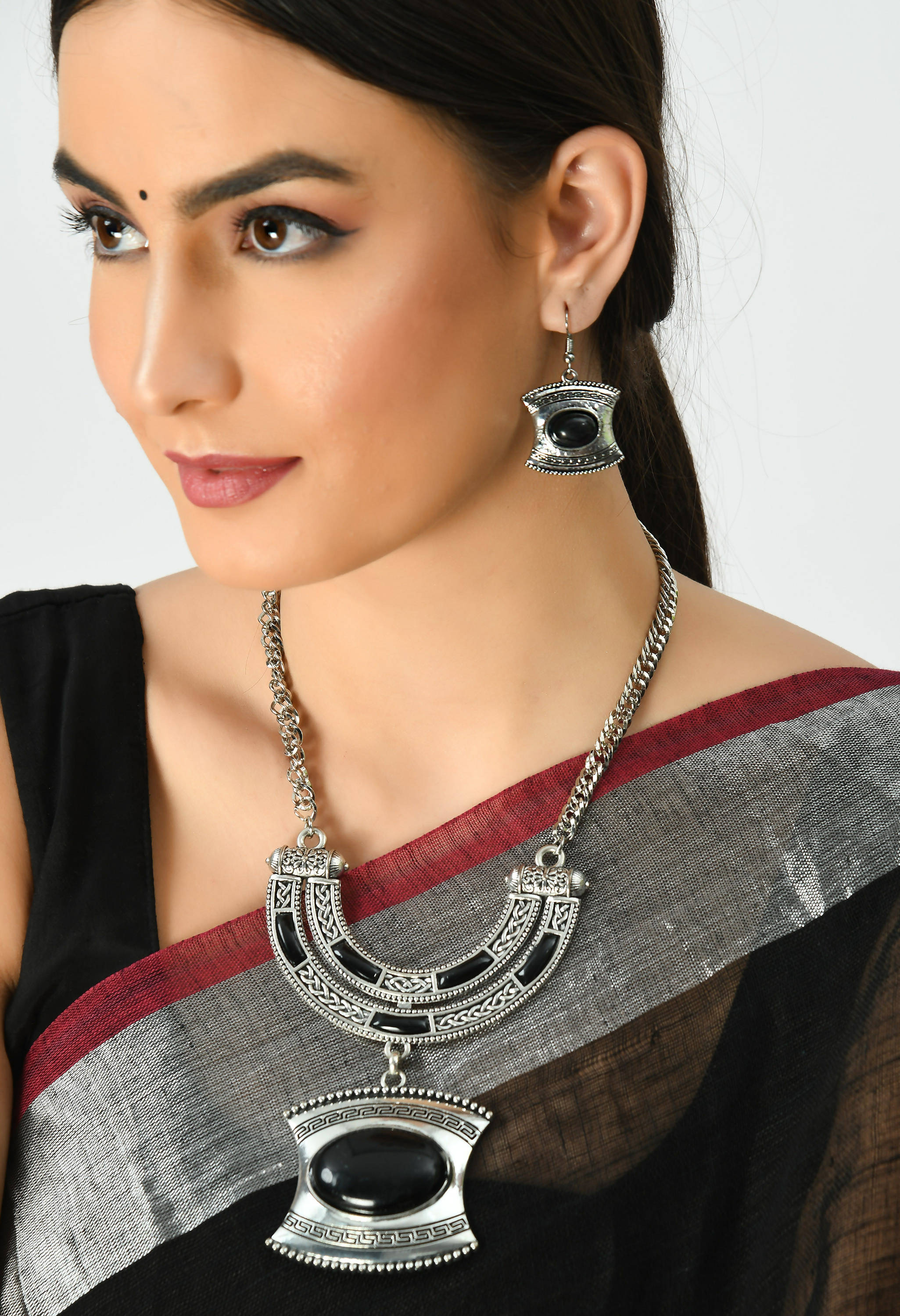 Johar Kamal Silver-Plated Black Nacklace with Earrings Jkms_019