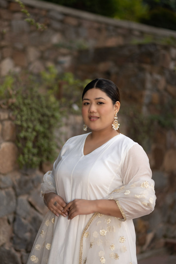 Women's Plus Size White Chanderi Anarkali With Thread Work Dupatta