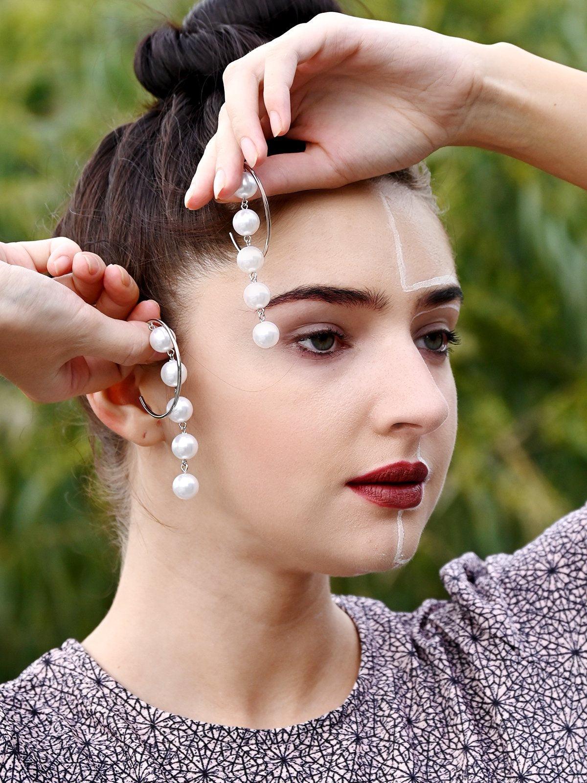 Women's Silver Hoop Earrings With Pearls - Odette