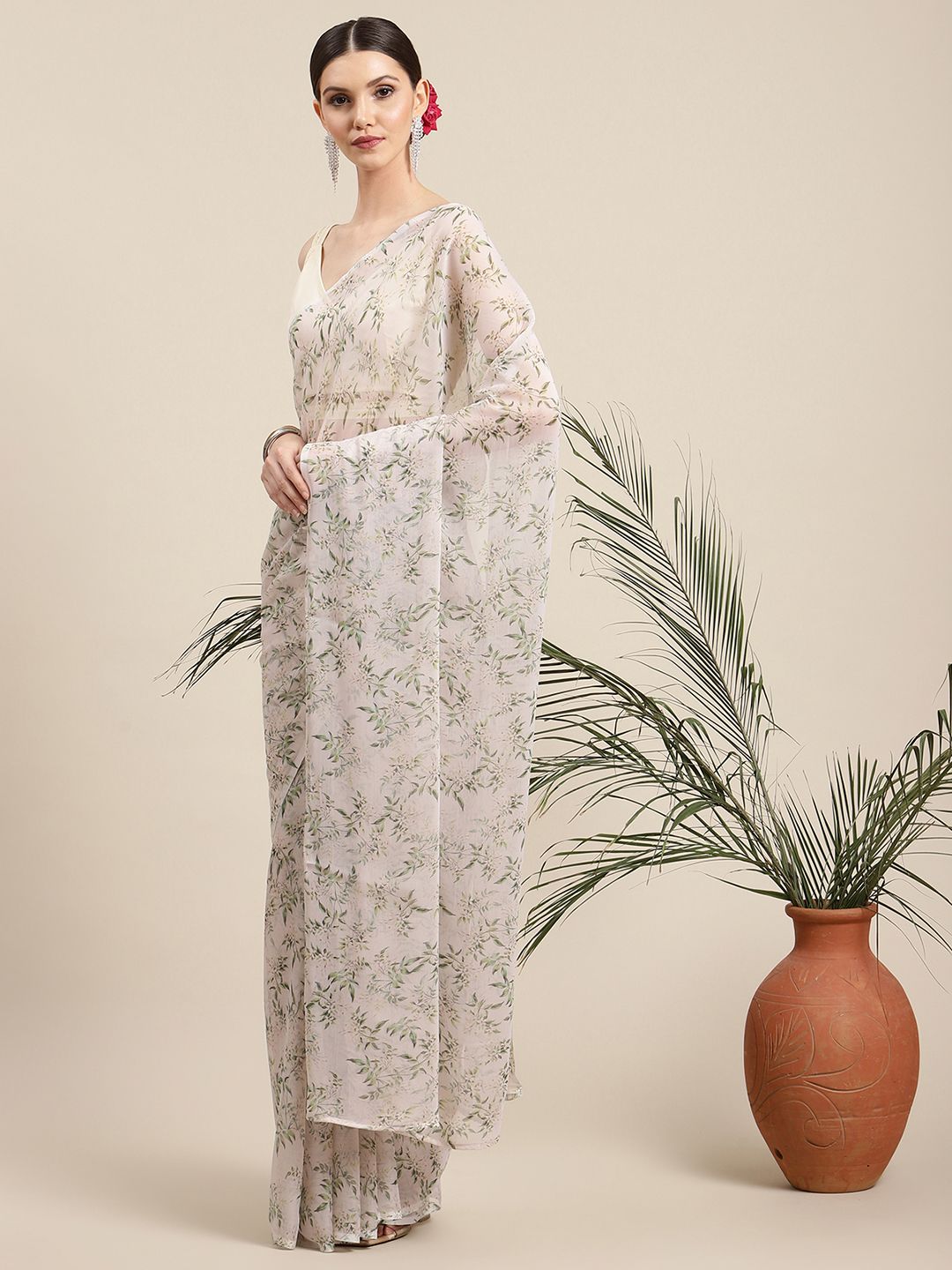 Women's Off White Chiffon Digital Print Floral Saree - Ahalyaa