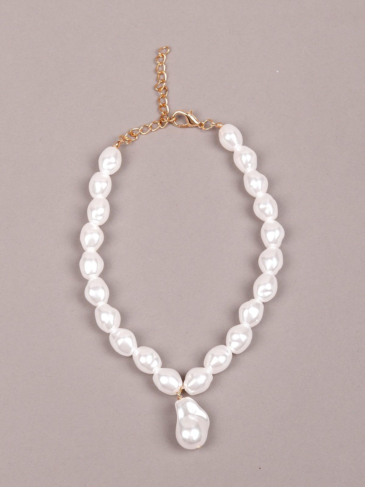 Women's The Classic Pendant Pearl Necklace - Odette