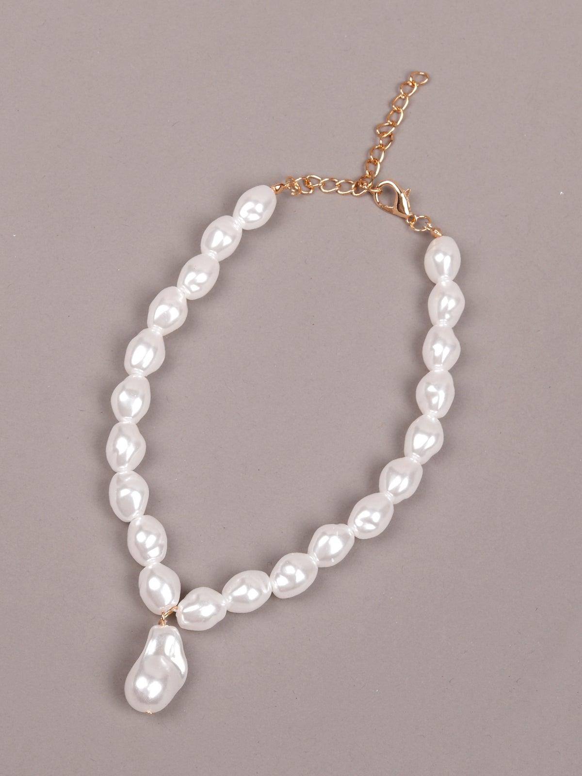 Women's The Classic Pendant Pearl Necklace - Odette