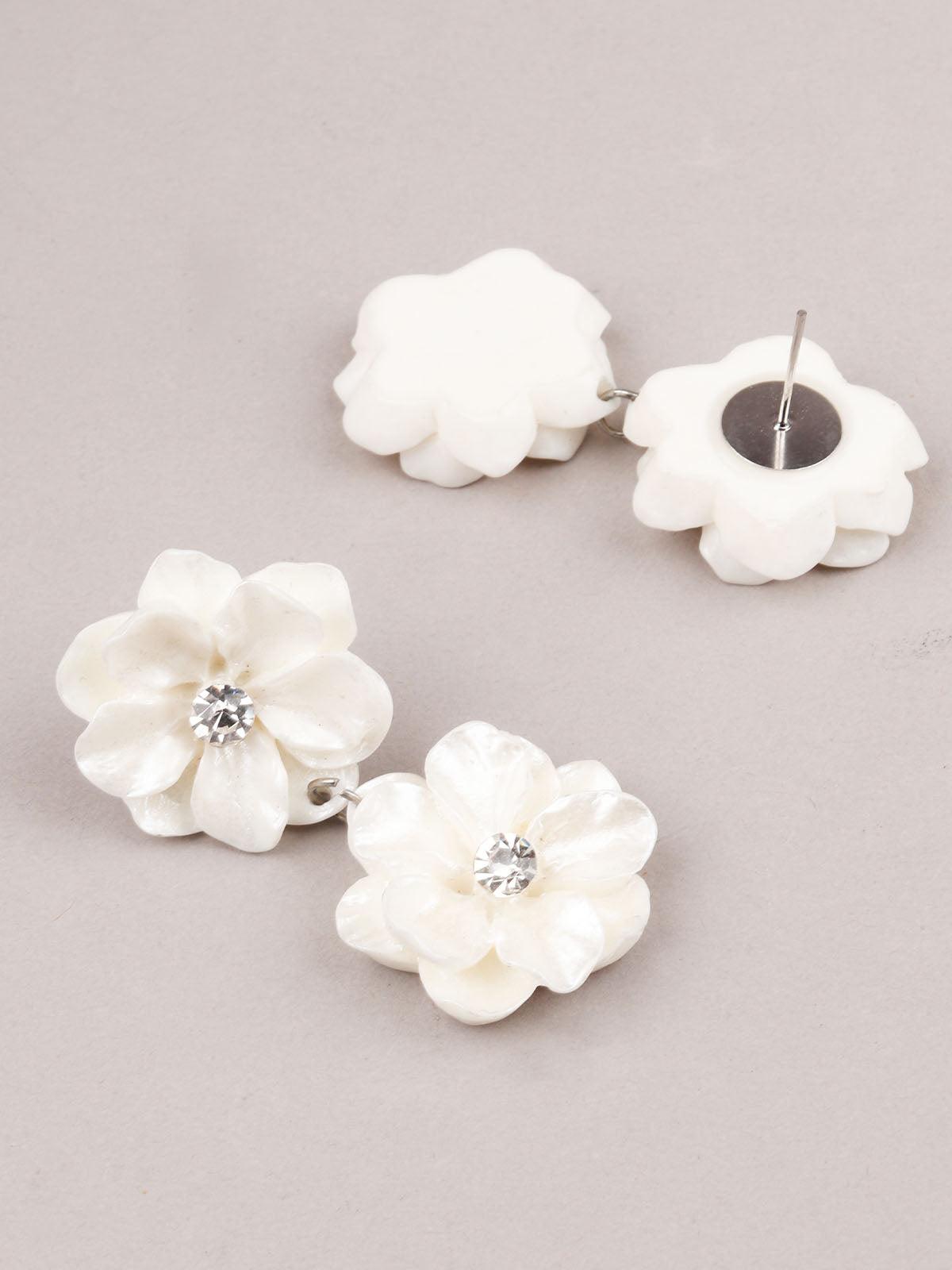 Women's Trendy White Dangle Earrings - Odette