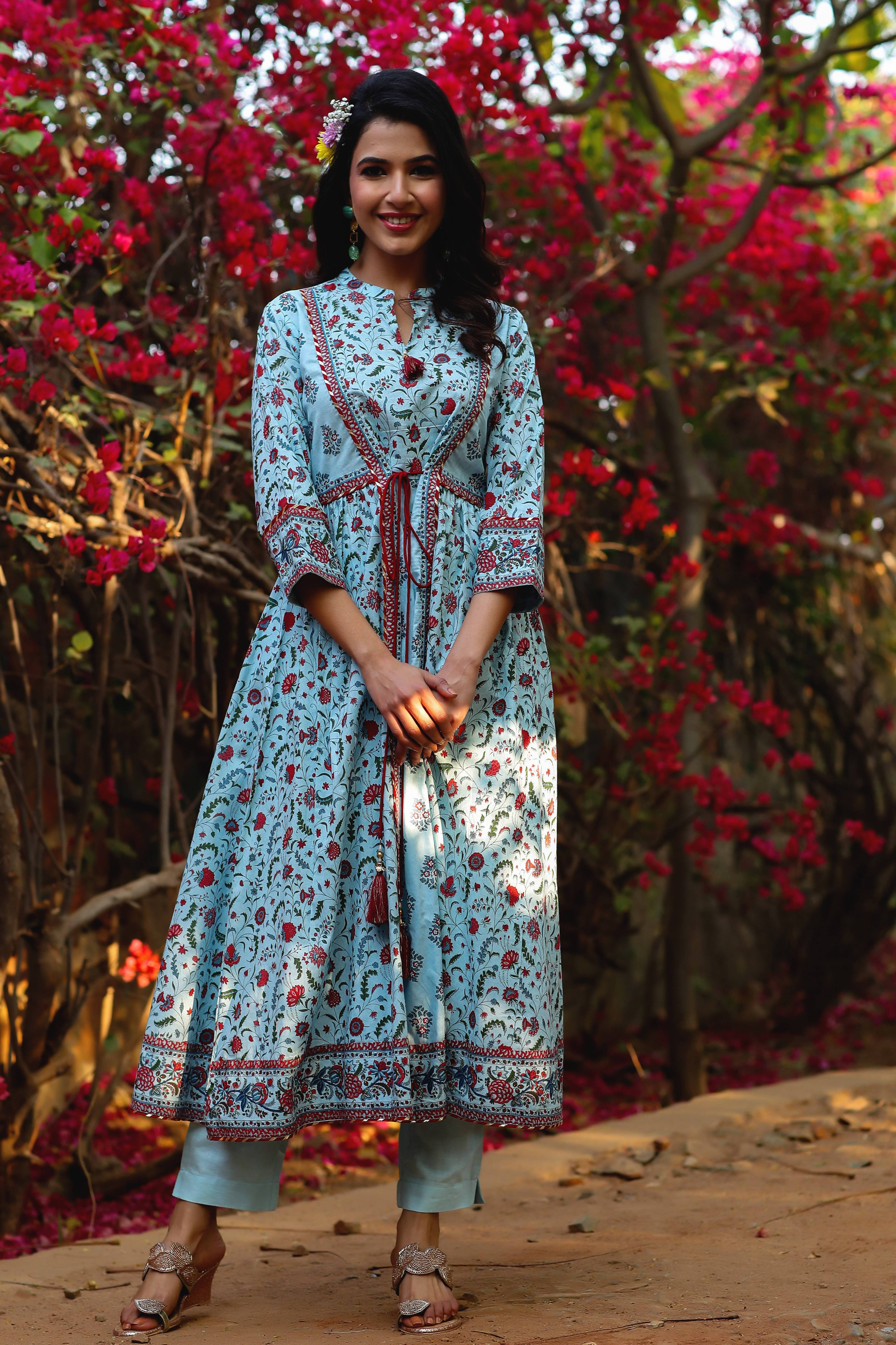 Women's Blue Cambric Floral Print Panelled Kurta With Mask - Juniper