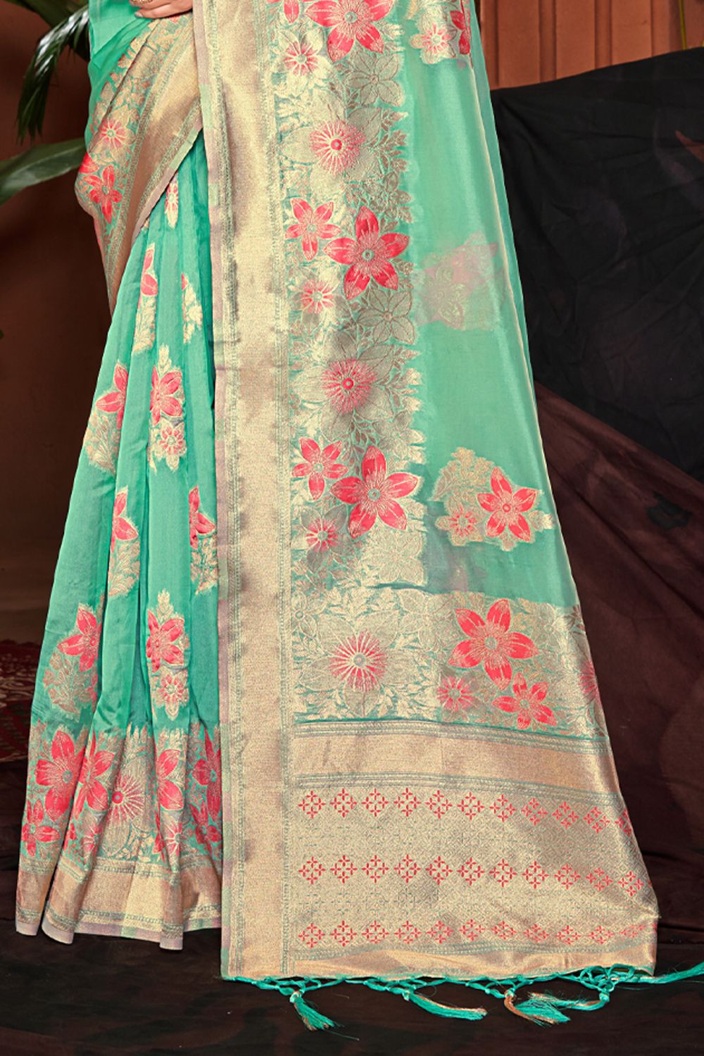 Women's Sea Green Silk Woven Zari Work Traditional Tassle Saree - Sangam Prints