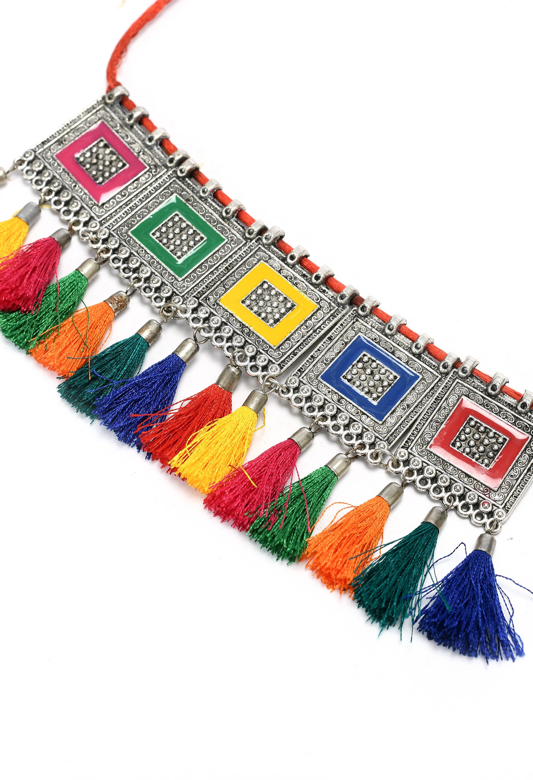 Trendia Choker Necklace Set silver color base with yarn design Jkms_098